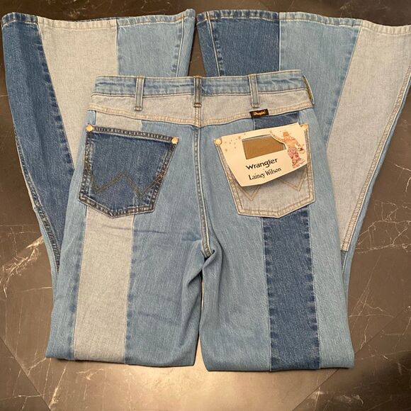 WRANGLER® X LAINEY WILSON Patchwork Super Flare Jean 29x32 - Picture 7 of 7